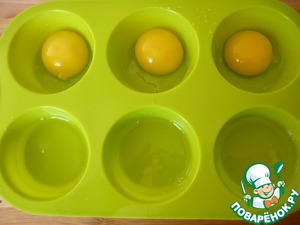 Новогодняя закуска-фаршированные яйца